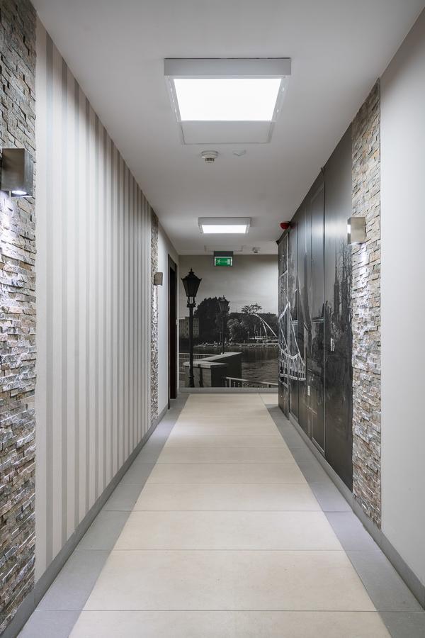 RentPlanet - Odra Tower Appartement Wrocław Buitenkant foto