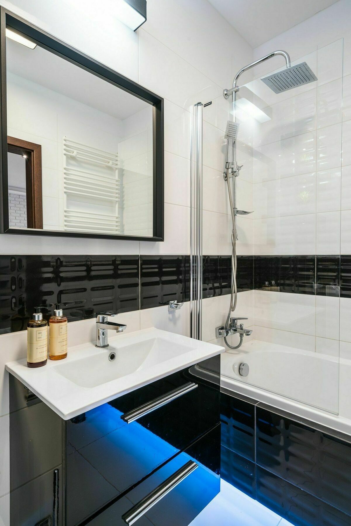 RentPlanet - Odra Tower Appartement Wrocław Buitenkant foto
